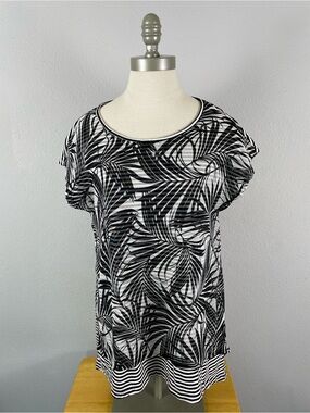 Chico's Black & White Tropical Palm & Striped Short Sleeve Top Size 2 (Large)